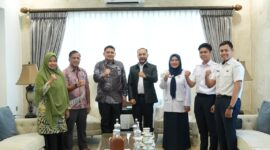 Wali Kota Makassar, Munafri Arifuddin bersama Kepala Balai Besar BMKG Wilayah IV Makassar