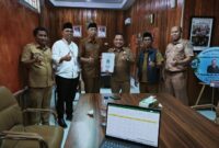 Kepala Dinas Pendidikan dan Kebudayaan Alamsyah Jafar, bersama Kepala Dinas Dukcapil Kabupaten Jeneponto, Mustaufiq