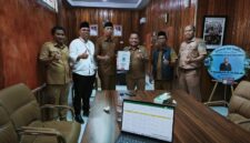 Kepala Dinas Pendidikan dan Kebudayaan Alamsyah Jafar, bersama Kepala Dinas Dukcapil Kabupaten Jeneponto, Mustaufiq