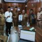 Kepala Dinas Pendidikan dan Kebudayaan Alamsyah Jafar, bersama Kepala Dinas Dukcapil Kabupaten Jeneponto, Mustaufiq