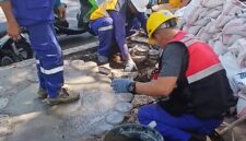 Pembenahan trotoar oleh dinas PU