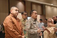 Walikota Makassar Munafri Arifuddin bersama Direktur Jenderal (Dirjen) Bina Keuangan Daerah Kementerian Dalam Negeri (Kemendagri), Agus Fatoni