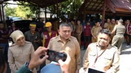 Wali Kota Makassar, Munafri Arifuddin, Wakil Wali Kota Makassar Aliyah Mustika Ilham bersama Kepala Dinas Pemberdayaan Masyarakat Desa (PMD) Sulsel, Drs. H. Muh Saleh, M.Si. 