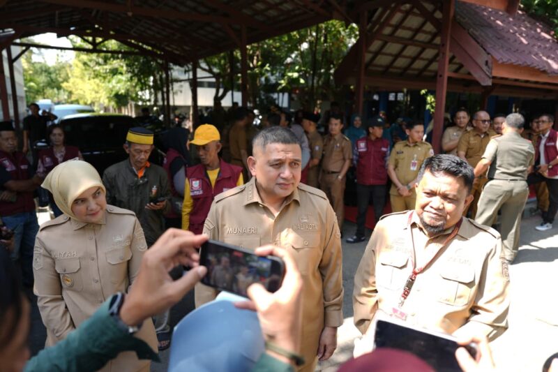 Wali Kota Makassar, Munafri Arifuddin, Wakil Wali Kota Makassar Aliyah Mustika Ilham bersama Kepala Dinas Pemberdayaan Masyarakat Desa (PMD) Sulsel, Drs. H. Muh Saleh, M.Si. 