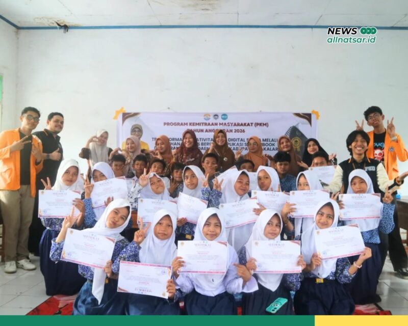 Foto: PKM SMP Ranggong Daeng Romo. Transformasi Kreativitas Seni Digital Siswa melalui Pelatihan Berbasis Aplikasi SketchBook di SMP Ranggong Daeng Romo Kabupaten Takalar