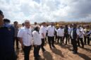 Wali Kota Makassar, Munafri Arifuddin bersama Menteri Lingkungan Hidup (LH)/Kepala Badan Pengendalian Lingkungan Hidup (KBPLH), Moh. Jumhur Hidayat dan rombongan