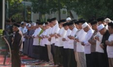 Kemarau dan Krisis Air, Munafri Bersama Warga Makassar Salat Istisqa Memohon Hujan