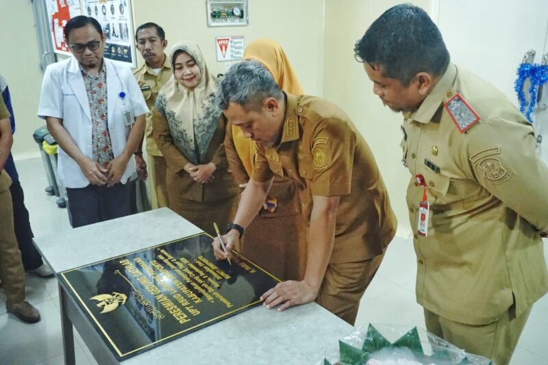 Bupati Jeneponto H. Paris Yasir, S.E., M.M saat meresmikan Cardiac Catheterization Laboratory (Cathlab) RSUD Lanto Dg Pasewang