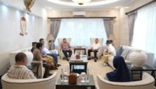 Wali Kota Makassar, Munafri Arifuddin bersama Eko Ricky Susanto selaku Direktur Pemasaran Ritel PT Pertamina Patra Niaga dan jajaran