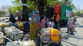 Penyaluran air bersih sebanyak  3.043.800 liter air melalui 310 titik distribusi