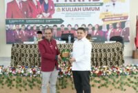 Wali Kota Makassar, Munafri Arifuddin setelah memberikan motivasi bagi mahasiswa baru Universitas Cokroaminoto Makassar