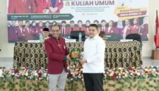 Wali Kota Makassar, Munafri Arifuddin setelah memberikan motivasi bagi mahasiswa baru Universitas Cokroaminoto Makassar