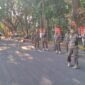 Satpol PP saat melakukan pengawasan dan sterilisasi kawasan Jalan Mawas, Kecamatan Mamajang