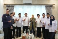 Wali Kota Makassar, Munafri Arifuddin dan BAZNAS Kota Makassar bersama pimpinan BAZNAS RI, Hj. Saidah Sakwan 