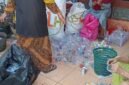 Proses pemilahan sampah di Bank Sampah Unit (BSU)