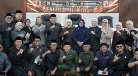 Wali Kota Makassar, Munafri Arifuddin dan Wakil Wali Kota Makassar Aliyah Mustika Ilham bersama fraksi-fraksi DPRD Kota Makassar