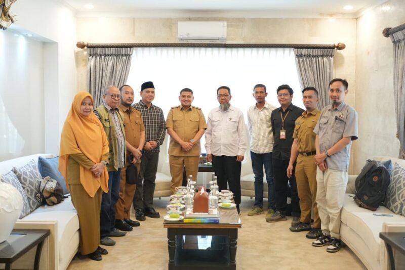 Fakultas Peternakan Universitas Hasanuddin bersama Wali Kota Makassar Munafri Arifuddin