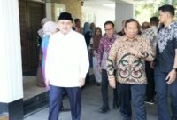 Direktur Jenderal Kesehatan Lanjutan Kementerian Kesehatan, Azhar Jaya, saat bertemu Wali Kota Makassar Munafri Arifuddin di Rumah Jabatan Wali Kota Makassar