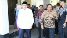 Direktur Jenderal Kesehatan Lanjutan Kementerian Kesehatan, Azhar Jaya, saat bertemu Wali Kota Makassar Munafri Arifuddin di Rumah Jabatan Wali Kota Makassar