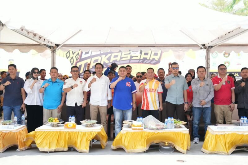 Wali Kota Makassar, Munafri Arifuddin bersama Ketua KONI dan jajaran serta pengurus Cabang Olahraga