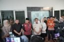 Wali Kota Makassar, Munafri Arifuddin bersama Gubernur Sulawesi Selatan (Sulsel) Andi Sudirman Sulaiman, Wakil Gubernur Sulsel Andi Fatmawati Rusdi, Ketua DPRD Sulsel Andi Rachmatika Dewi, mendampingi Menteri Sosial RI, Saifullah Yusuf,