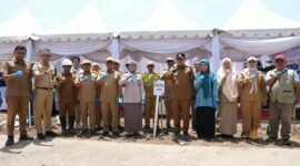 Wali Kota Makassar Munafri Arifuddin dan Ketua Tim PKK Kota Makassar bersama Badan Karantina Indonesia Balai Besar Karantina Hewan, Ikan dan Tumbuhan Sulawesi Selatan