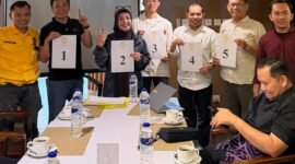 Ketua Steering Committee (SC), Aloq Natsar Desi bersama kandidat Ketua Ikatan Alumni Universitas Indonesia (ILUNI UI) Wilayah Sulawesi Selatan