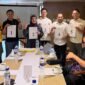 Ketua Steering Committee (SC), Aloq Natsar Desi bersama kandidat Ketua Ikatan Alumni Universitas Indonesia (ILUNI UI) Wilayah Sulawesi Selatan