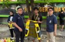 Perumda Parkir Makassar Raya membagikan rompi resmi kepada juru parkir (jukir) yang telah terdaftar