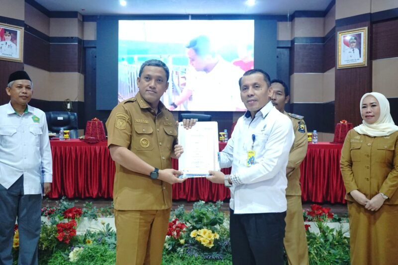 Bupati Jeneponto, H. Paris Yasir, S.E., M.M., bersama epala Balai Pelatihan Vokasi dan Produktivitas (BPVP) Bantaeng, Dr. Arsyad